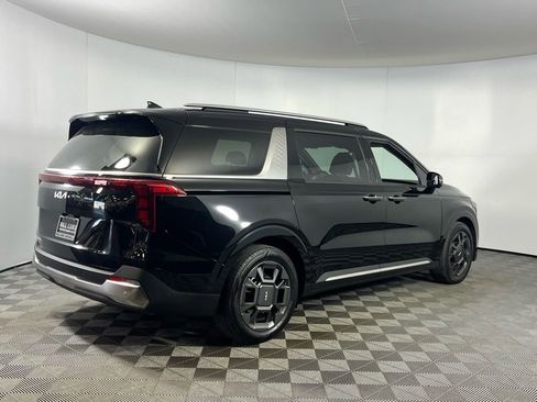Used 2025 Kia Carnival SX image 5