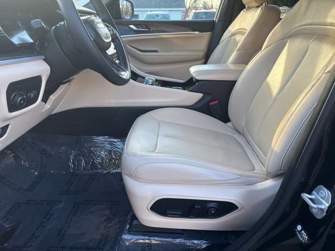 Used 2023 Jeep Grand Cherokee L Limited w/ Trailer Tow Group (B) image 11