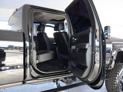 Used 2015 Chevrolet Silverado 2500 LTZ image 33