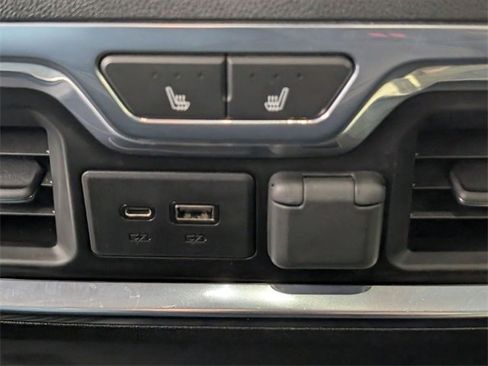 Used 2021 Chevrolet Silverado 2500 High Country w/ Technology Package image 27