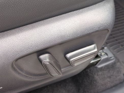 Used 2025 Toyota Grand Highlander FWD image 31