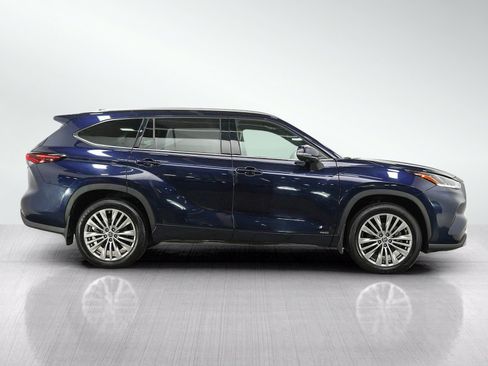 Used 2024 Toyota Highlander Platinum AWD/4WD image 6