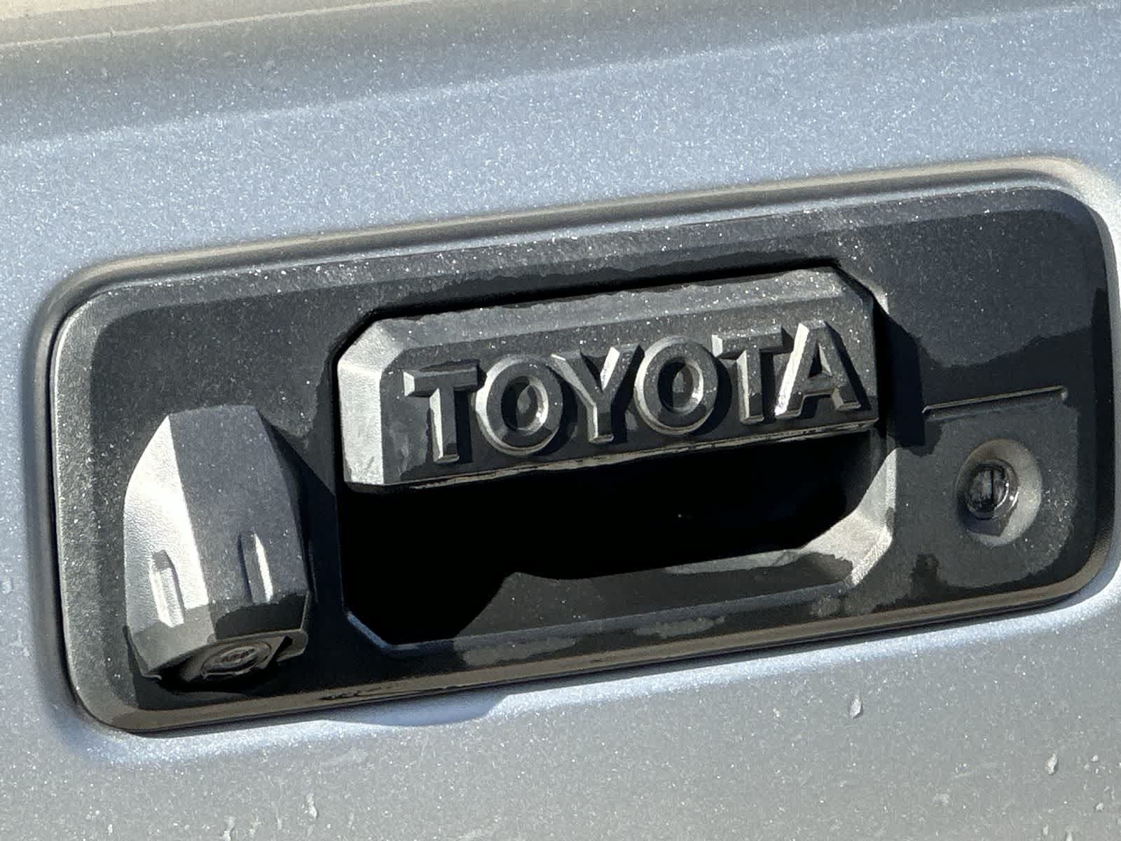 Used 2021 Toyota Tacoma SR5 RWD image 15