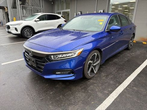 Used 2019 Honda Accord Sport image 3