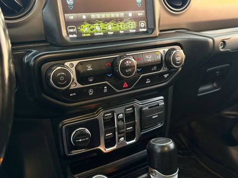 Used 2021 Jeep Gladiator Sport AWD/4WD image 25