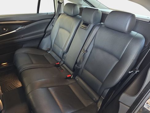 Used 2016 BMW 550i Gran Turismo xDrive AWD/4WD image 17