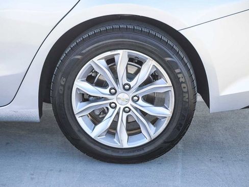 Used 2020 Chevrolet Malibu LT image 11