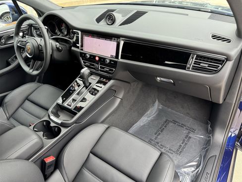 New 2025 Porsche Macan image 28