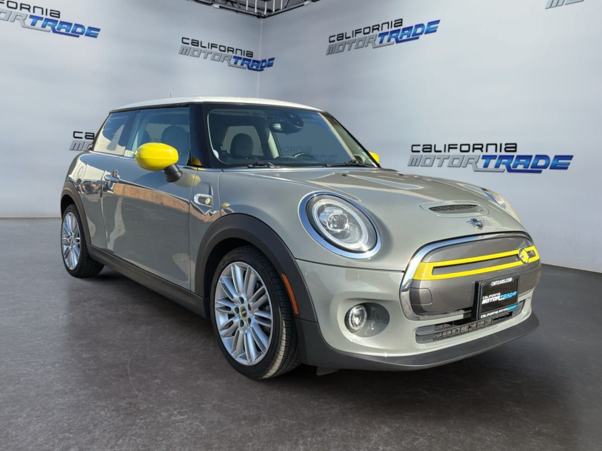 Used 2020 MINI Cooper SE w/ 6.5" Touchscreen Package FWD image 3