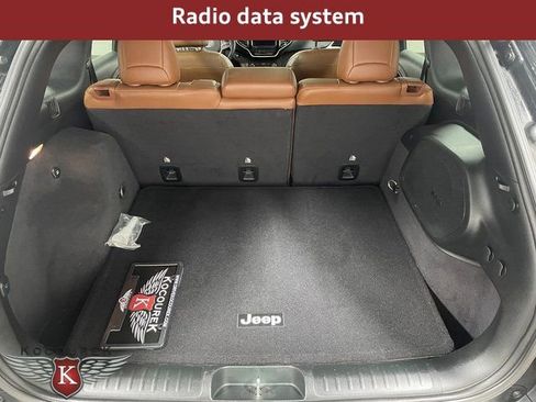 Used 2019 Jeep Cherokee Overland image 26