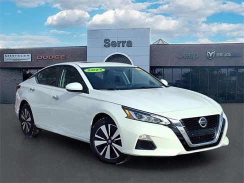 Used 2021 Nissan Altima 2.5 SV w/ SV Premium Package image 1