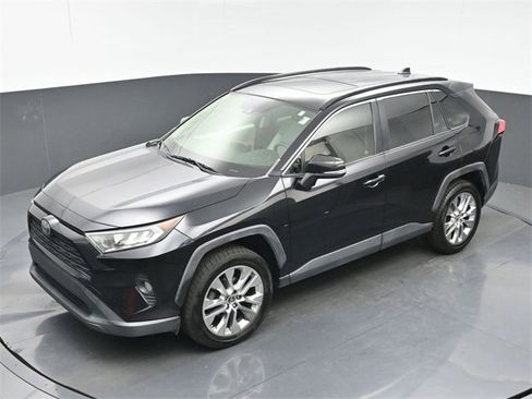 Used 2019 Toyota RAV4 XLE Premium w/ Cold Weather Package image 30