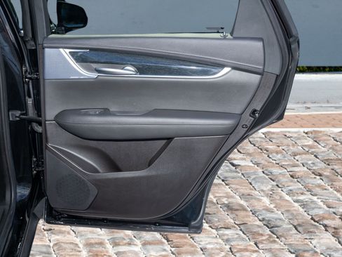 Used 2025 Cadillac XT5 Premium Luxury image 14