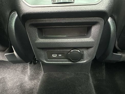 Used 2023 Volkswagen Tiguan SEL R-Line AWD/4WD image 19
