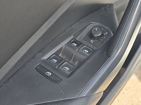 Used 2019 Volkswagen Jetta S w/ Driver Assistance Package image 11