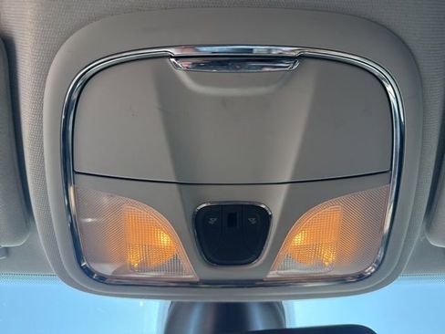 Used 2019 Jeep Cherokee Limited FWD image 33