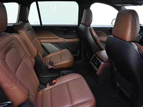 New 2026 Lincoln Aviator Reserve w/ Jet Appearance Package AWD/4WD image 18
