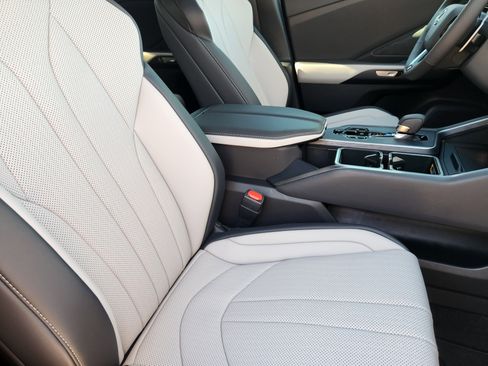 New 2026 Lexus TX 500h AWD image 9