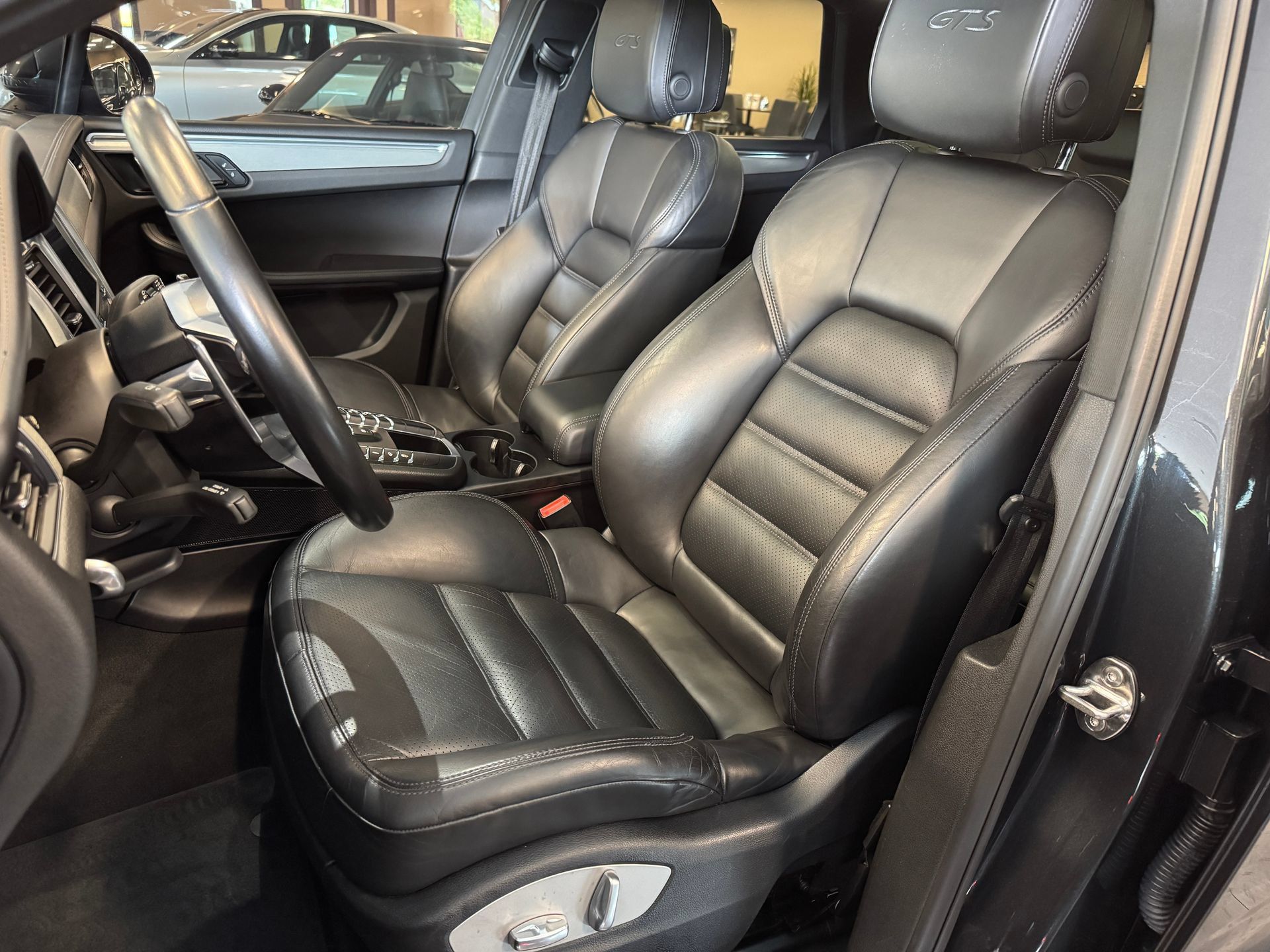 Used 2018 Porsche Macan GTS AWD/4WD image 20