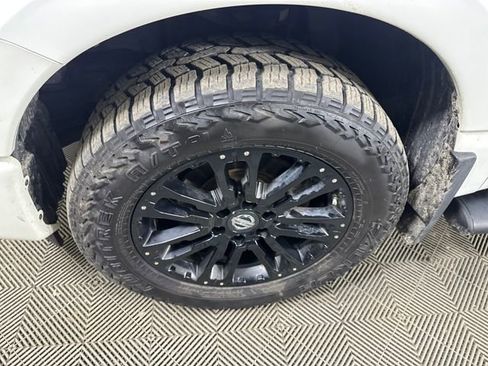 Used 2018 Nissan Titan XD image 10
