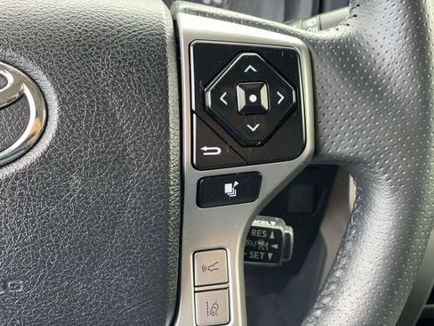 Used 2022 Toyota 4Runner SR5 Premium w/ Moonroof Package RWD image 11