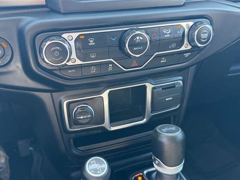Used 2022 Jeep Wrangler Unlimited Sport AWD/4WD image 26