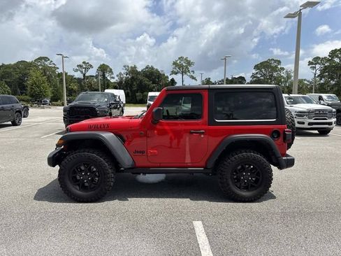 Used 2025 Jeep Wrangler Sport AWD/4WD image 6