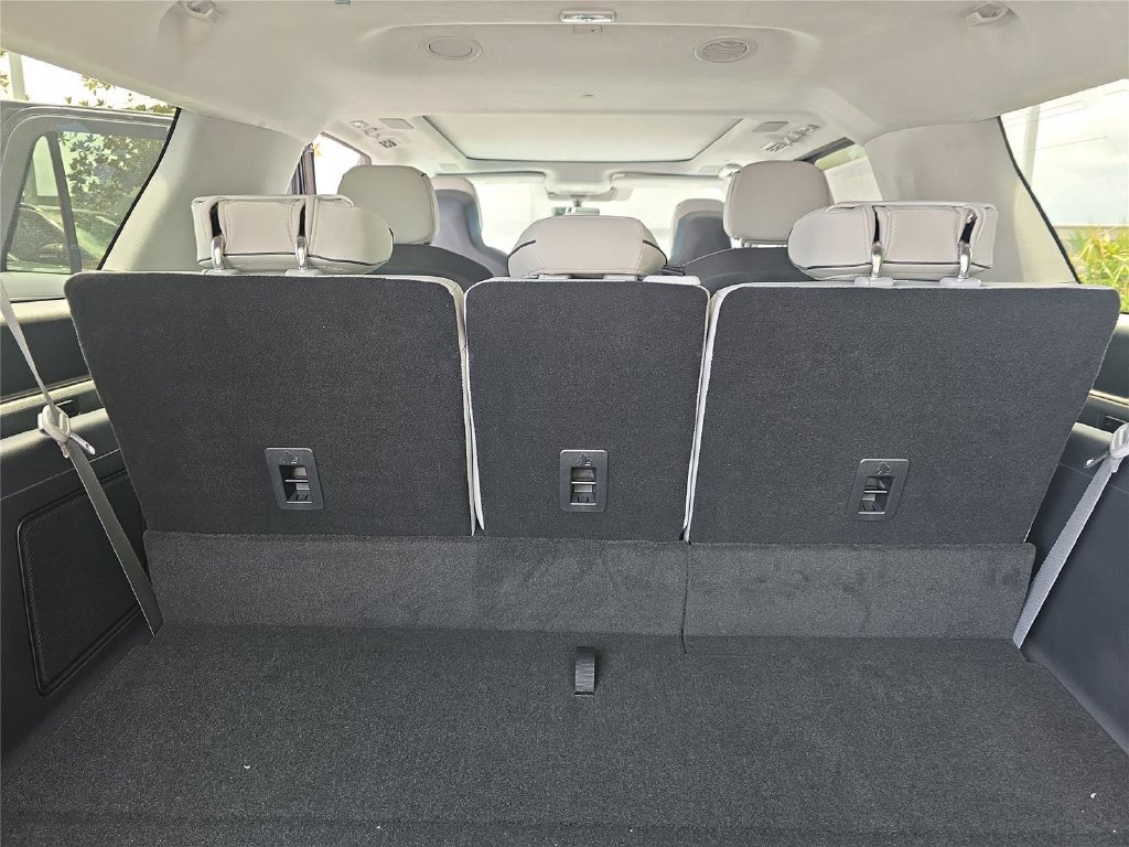 New 2027 Lincoln Navigator L Black Label RWD image 9