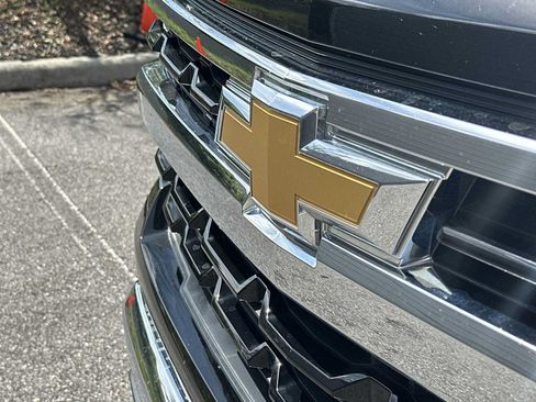 Used 2022 Chevrolet Silverado 1500 LT w/ Protection Package AWD/4WD image 10