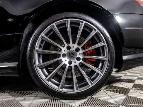 Used 2015 Mercedes-Benz SL 63 AMG w/ Driver Assistance Package image 42