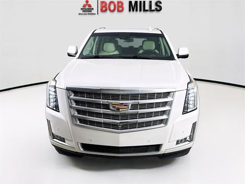 Used 2018 Cadillac Escalade Luxury w/ LPO, Radiant Package image 2