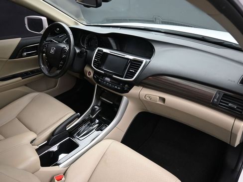 Used 2017 Honda Accord Touring image 46