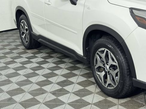 Certified 2023 Subaru Forester Premium AWD/4WD image 12