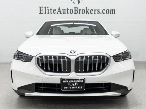 Used 2025 BMW 540i xDrive AWD/4WD image 3