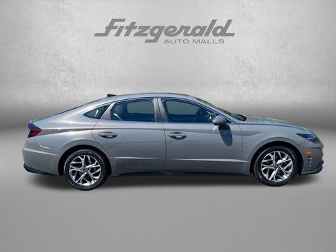 Used 2023 Hyundai Sonata SEL FWD image 3