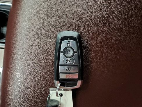 Used 2024 Ford Expedition Limited image 22