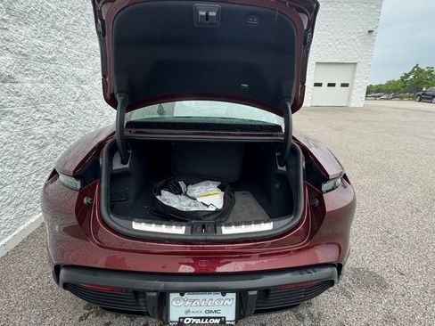 Used 2022 Porsche Taycan 4S AWD/4WD image 9