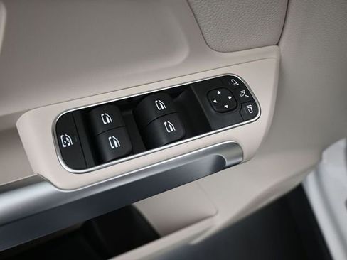 Used 2024 Mercedes-Benz EQB 250+ image 13