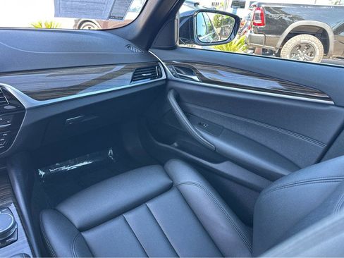 Used 2019 BMW 530e w/ Convenience Package image 18