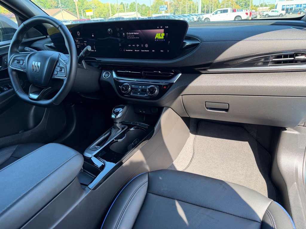 Used 2025 Buick Envista Sport Touring w/ Convenience I Package FWD image 18