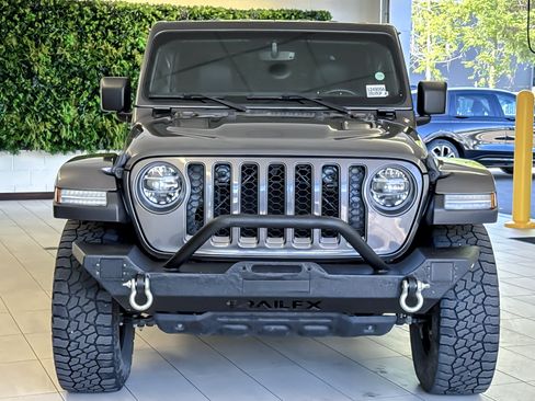 Used 2022 Jeep Gladiator Rubicon w/ LED Lighting Group AWD/4WD image 9