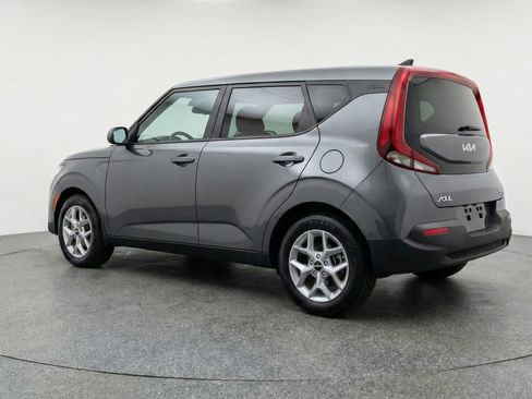 Used 2025 Kia Soul LX w/ LX Technology Package FWD image 6