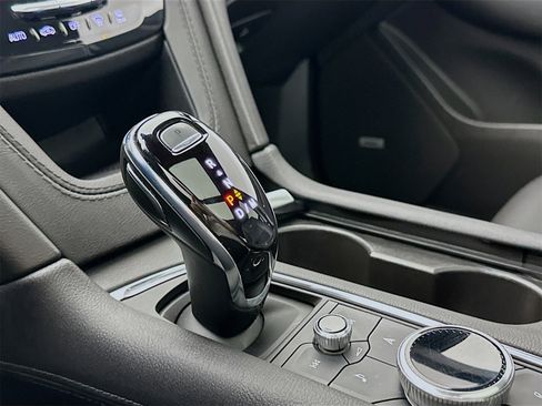 Used 2023 Cadillac XT6 Sport w/ Technology Package image 18