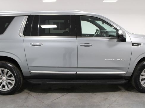Used 2024 GMC Yukon XL Denali RWD image 11