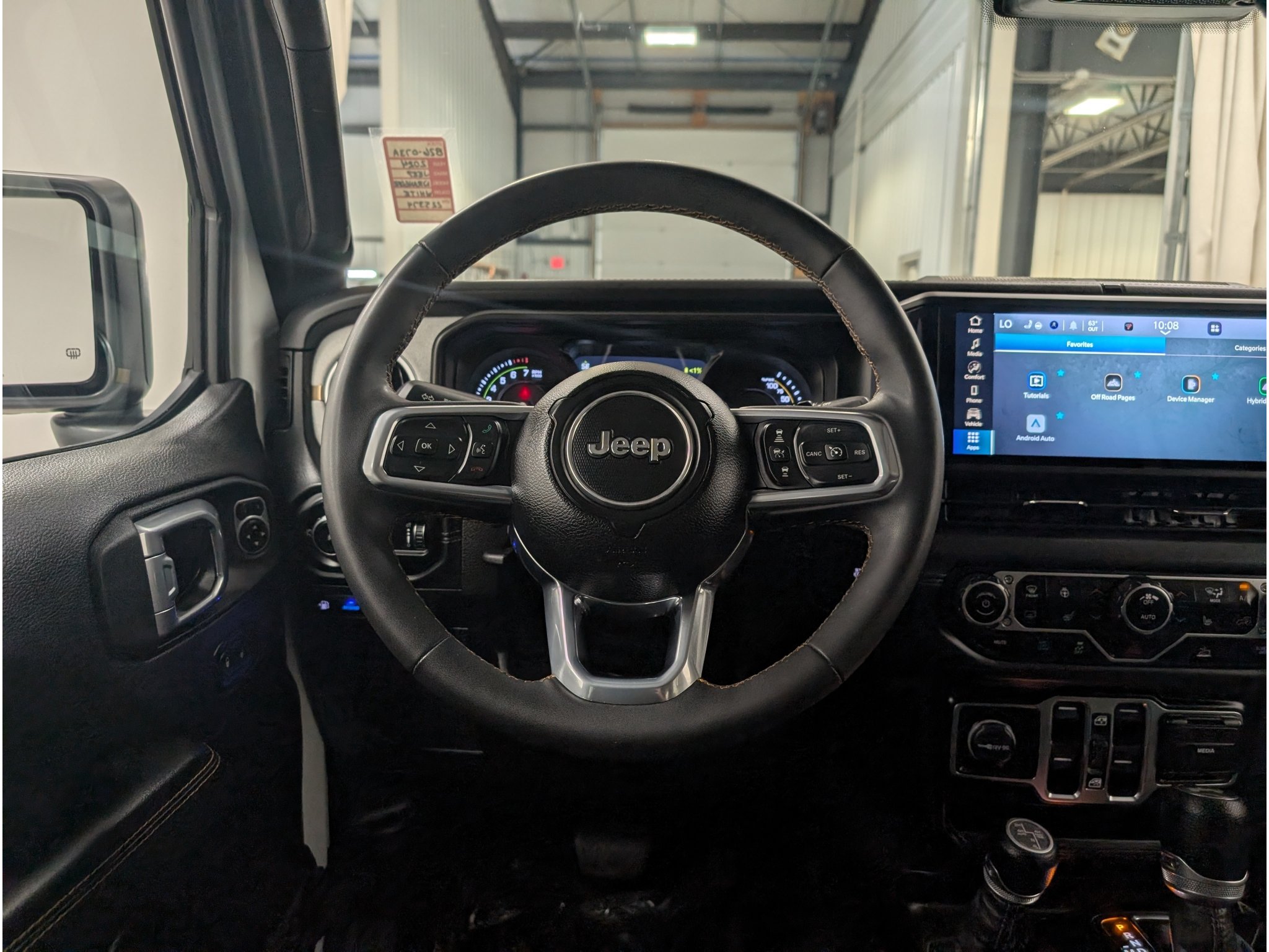 Used 2024 Jeep Wrangler Unlimited Sahara AWD/4WD image 12