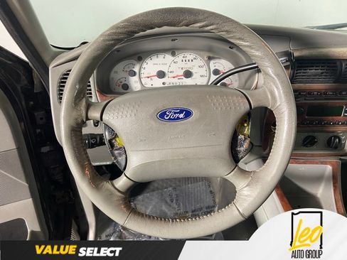 Used 2003 Ford Explorer Sport Trac XLS AWD/4WD image 12