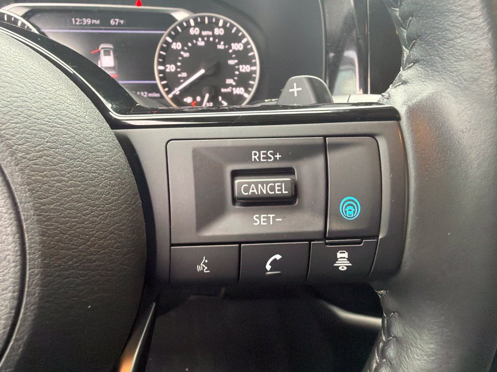 Used 2022 Nissan Pathfinder SV FWD image 32