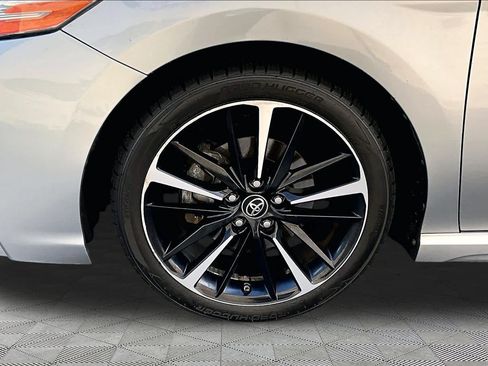 Used 2019 Toyota Camry XSE FWD image 11