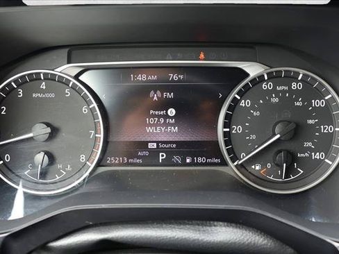 Used 2025 Nissan Pathfinder SV AWD/4WD image 13