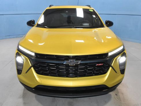 Used 2024 Chevrolet Trax RS w/ Sunroof Package FWD image 24